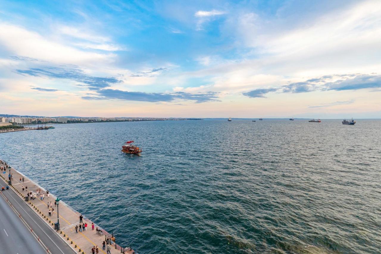 Iconic Salonica Suite Seafront Bagian luar foto