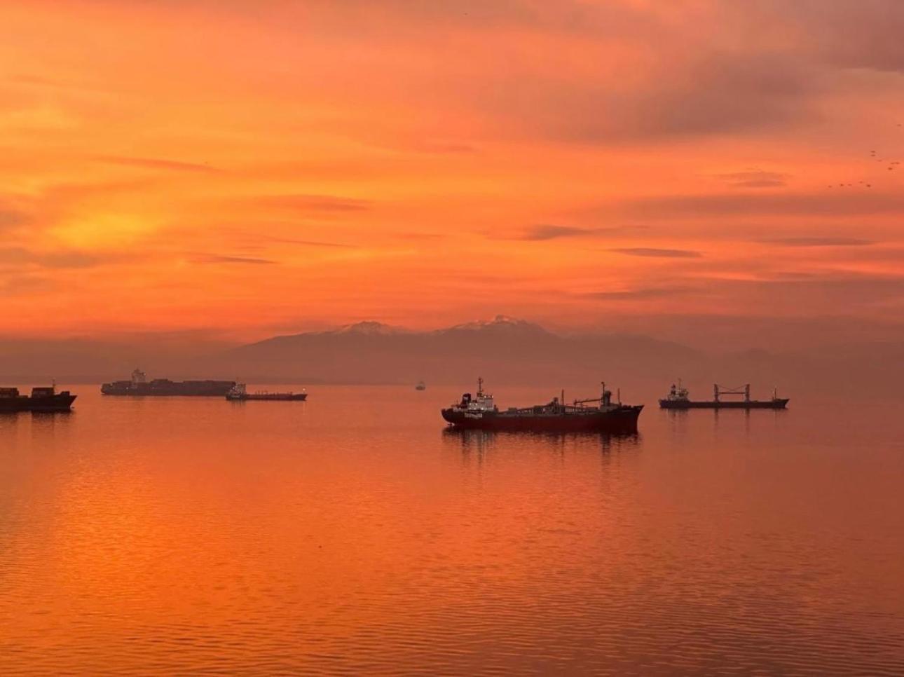 Iconic Salonica Suite Seafront Bagian luar foto