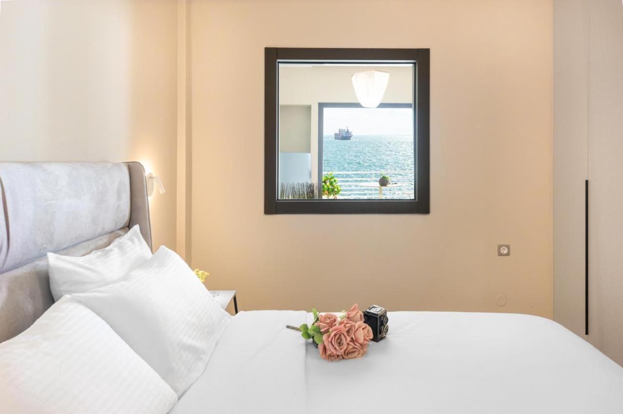 Iconic Salonica Suite Seafront Bagian luar foto