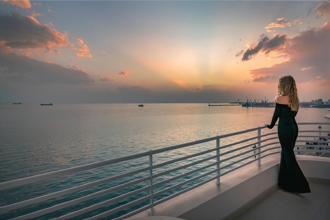 Iconic Salonica Suite Seafront Bagian luar foto